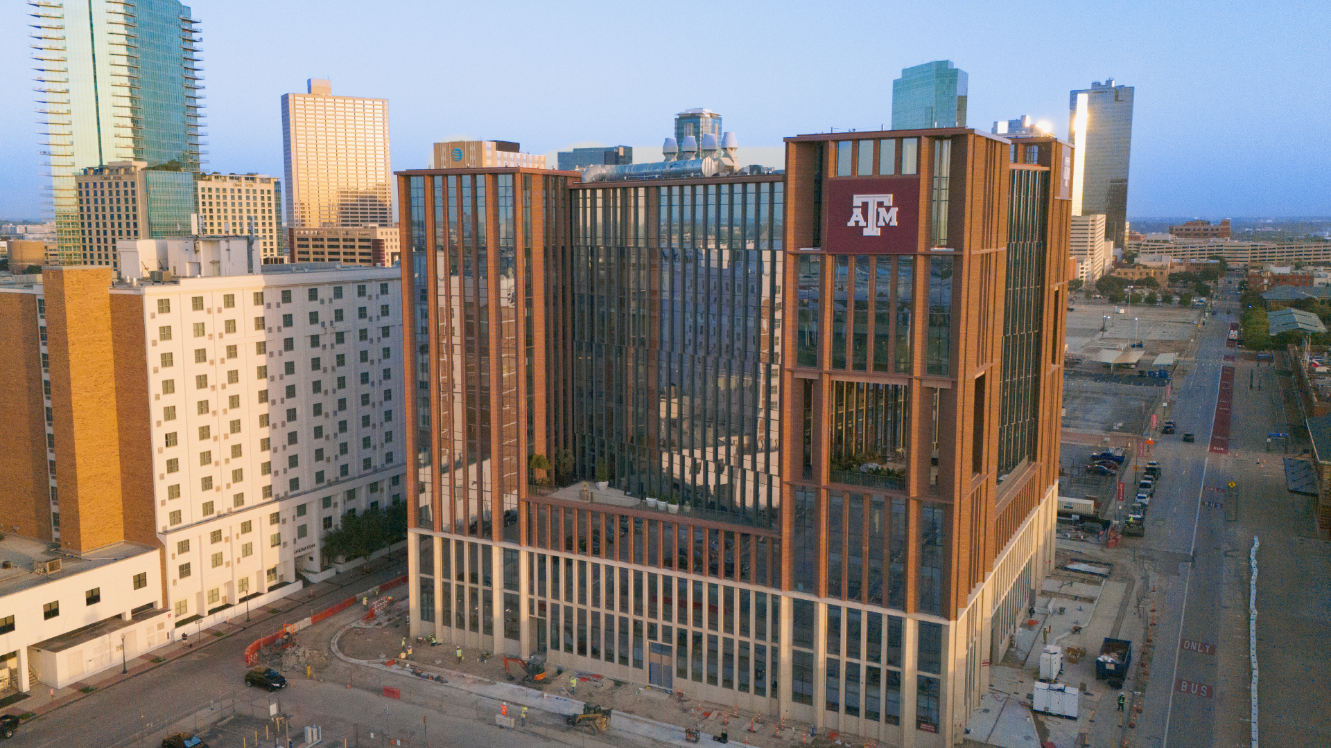 Aerial photo of the Texas A&M-Fort Worth building